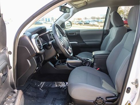 Used 2017 Toyota Tacoma SR5 w/ Tow Package image 17