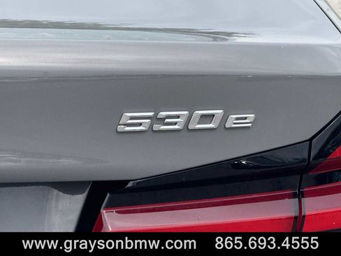Used 2022 BMW 530e xDrive w/ Premium Package image 44