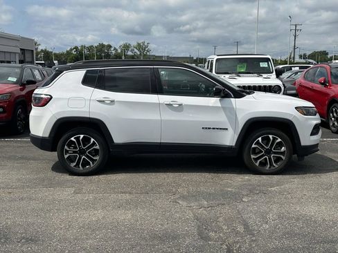 Used 2023 Jeep Compass Limited w/ Sun and Sound Group AWD/4WD image 2