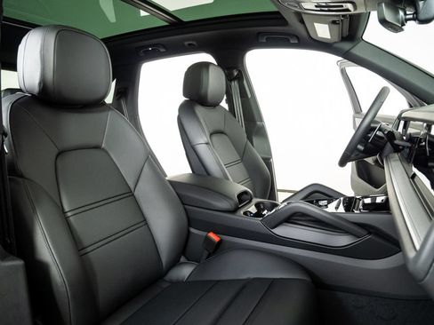 New 2026 Porsche Cayenne AWD/4WD image 24