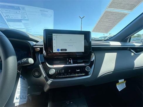 Used 2026 Toyota Corolla Cross SE image 25