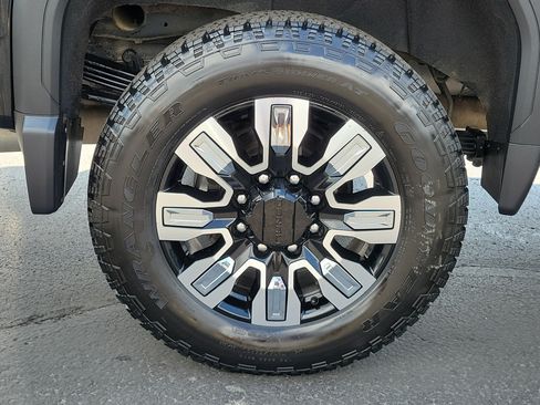 Used 2024 GMC Sierra 2500 Denali w/ Denali Reserve Package AWD/4WD image 5
