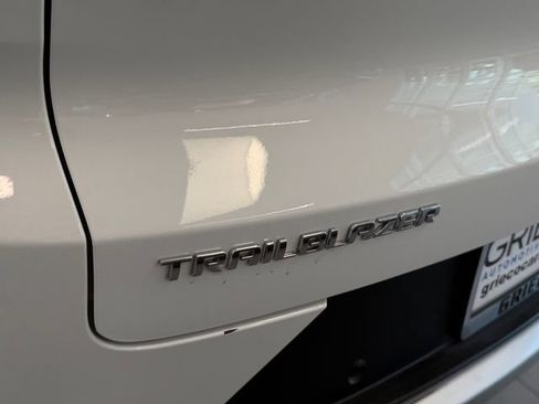 Used 2024 Chevrolet TrailBlazer LT w/ Driver Confidence Package FWD image 14
