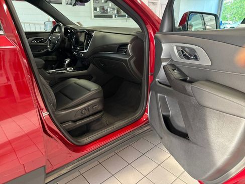 Used 2023 Chevrolet Traverse LT FWD image 28