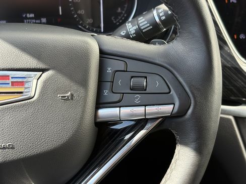 Certified 2025 Cadillac XT6 Premium Luxury AWD/4WD image 21