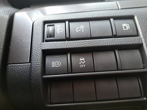 Used 2025 Toyota 4Runner SR5 AWD/4WD image 26