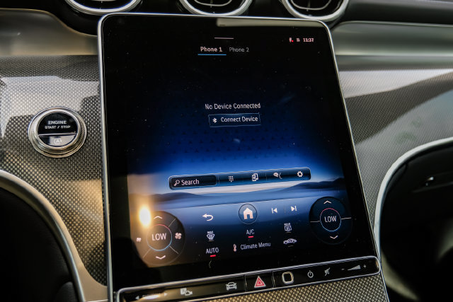 Used 2025 Mercedes-Benz GLC 300 4MATIC image 38