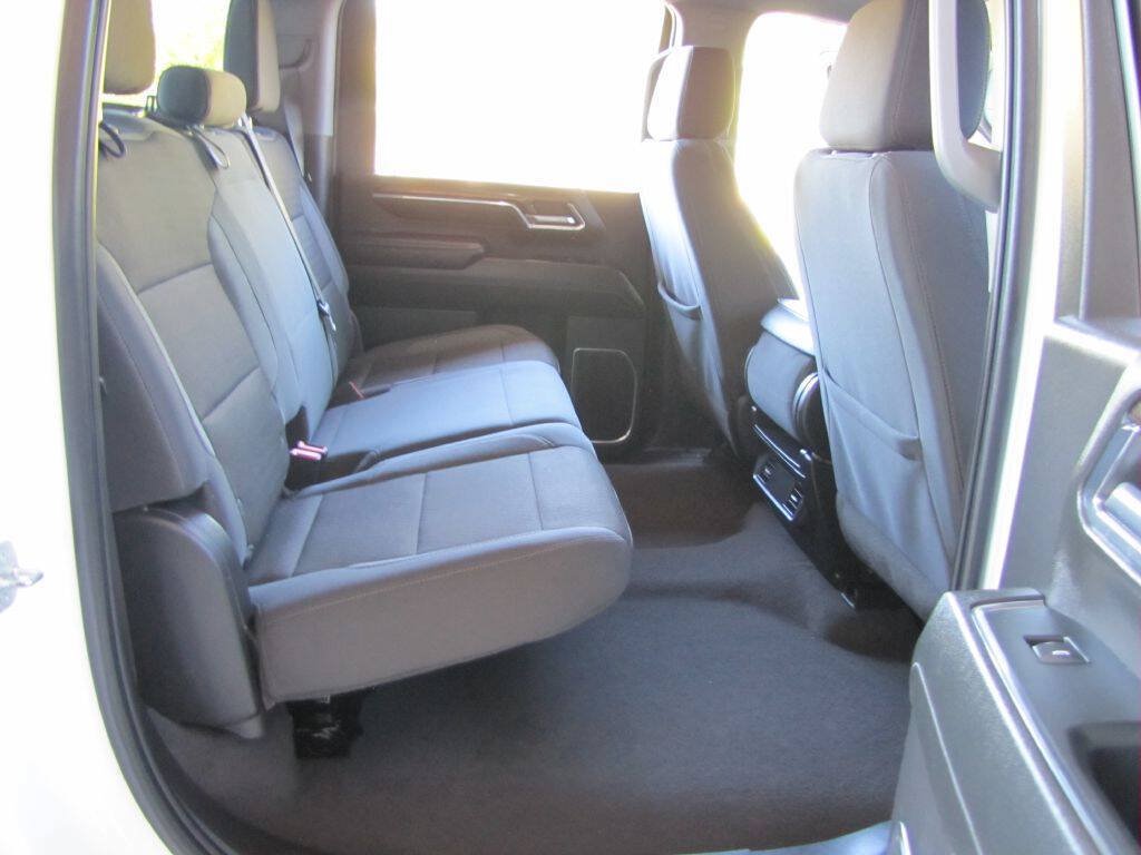 Used 2024 Chevrolet Silverado 2500 LT AWD/4WD image 15
