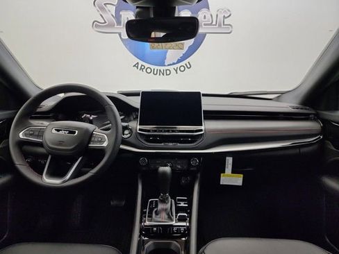 New 2025 Jeep Compass Trailhawk w/ Trailhawk Convenience Group image 18