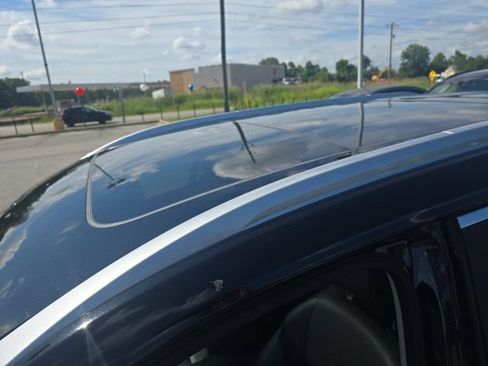 Used 2024 Nissan Rogue SV w/ SV Premium Package FWD image 4