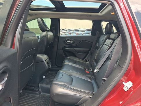 Used 2016 Jeep Cherokee Limited AWD/4WD image 12