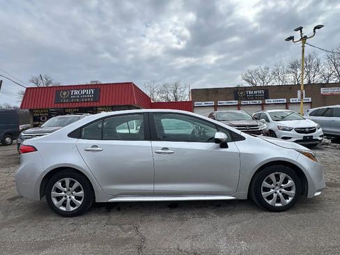 Used 2023 Toyota Corolla LE image 4