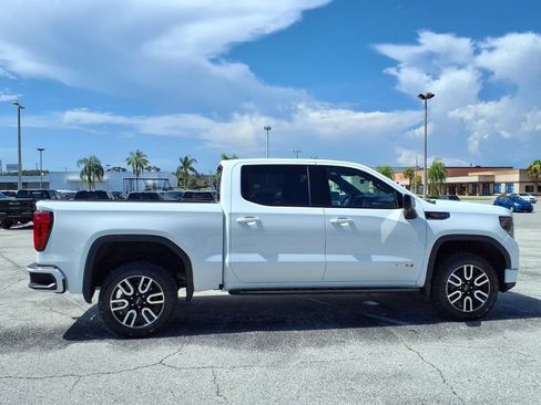 Used 2024 GMC Sierra 1500 AT4 w/ Technology Package AWD/4WD image 8