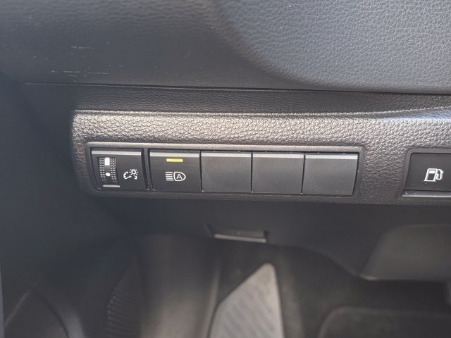 Used 2022 Toyota Corolla LE w/ Carpet Mat Package (TMS) FWD image 30