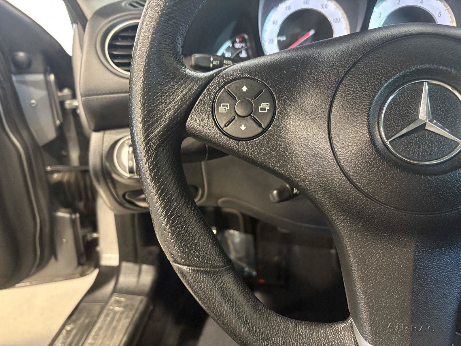 Used 2009 Mercedes-Benz SL 550 image 19