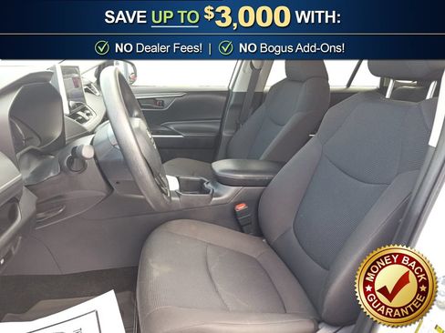 Used 2025 Toyota RAV4 LE AWD/4WD image 14