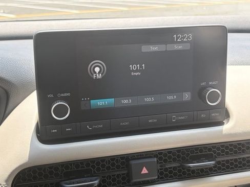 Certified 2025 Honda HR-V LX image 19