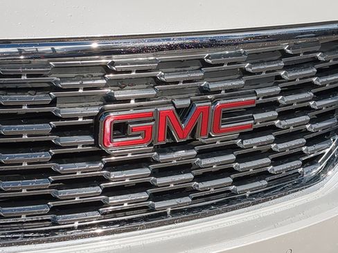 Used 2018 GMC Yukon Denali w/ Denali Ultimate Package image 16