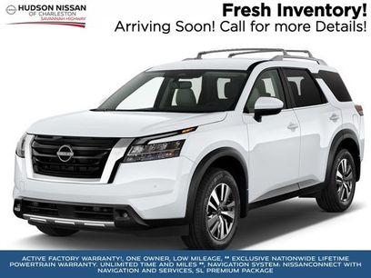 Used 2025 Nissan Pathfinder SL w/ SL Premium Package