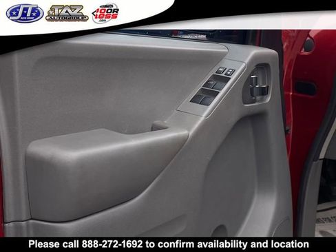 Used 2015 Nissan Frontier SV image 9