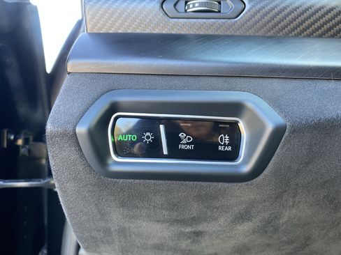 Used 2022 Lamborghini Urus image 27