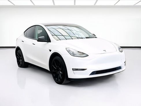 Used 2021 Tesla Model Y Long Range AWD/4WD image 3