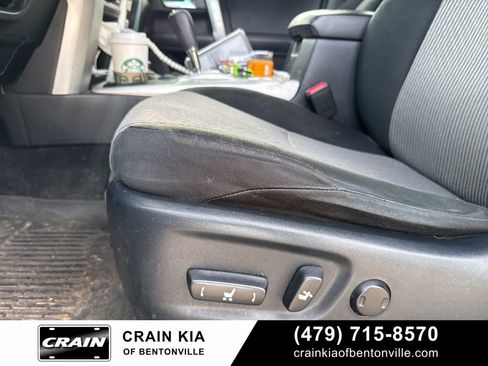 Used 2017 Toyota 4Runner SR5 AWD/4WD image 16