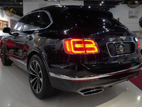 Used 2018 Bentley Bentayga Mulliner AWD/4WD image 8