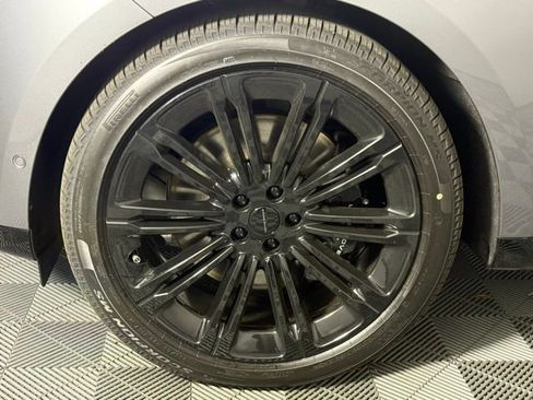 New 2026 Land Rover Range Rover SE image 13