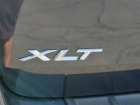 Used 2023 Ford Explorer XLT image 27