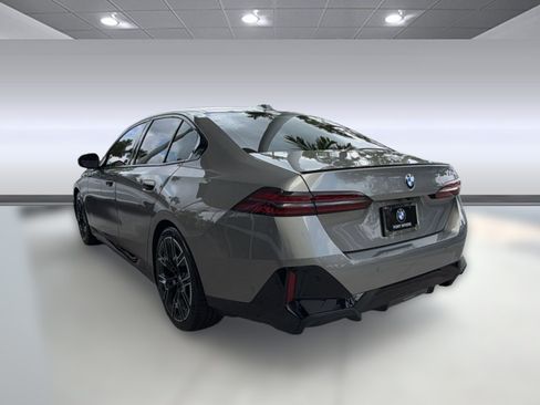 Used 2024 BMW 530i w/ M Sport Package RWD image 3