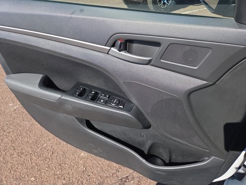 Used 2017 Hyundai Elantra Value Edition w/ Cargo Package image 14