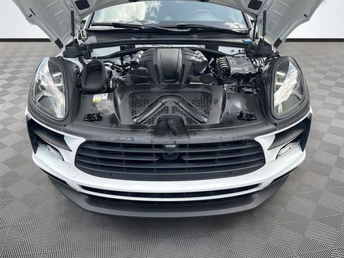 Used 2021 Porsche Macan S AWD/4WD image 30