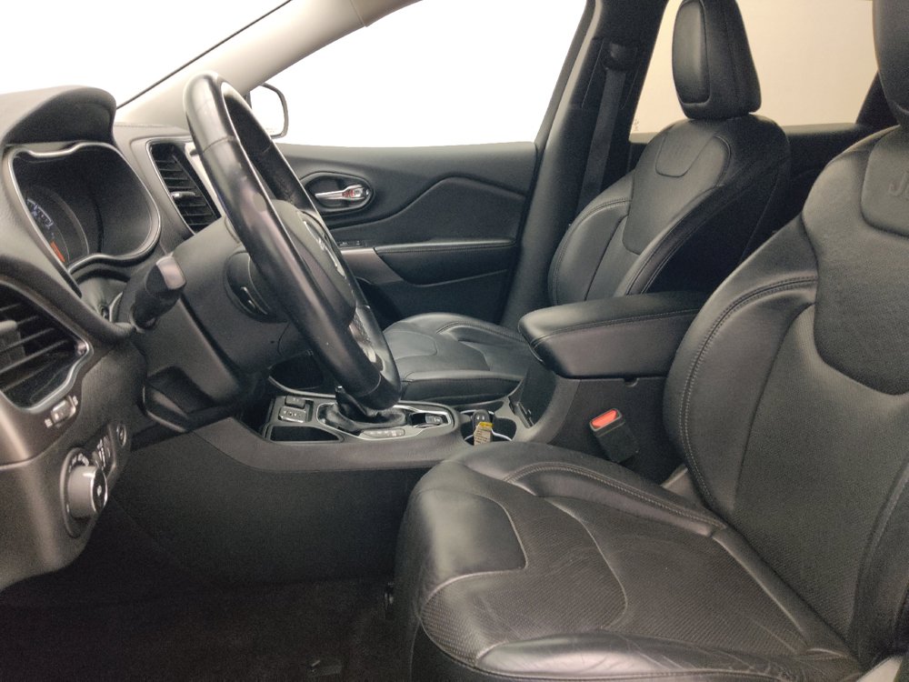 Used 2019 Jeep Cherokee Limited w/ Technology Group FWD image 17