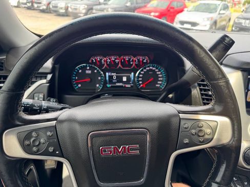 Used 2020 GMC Yukon XL SLT image 18