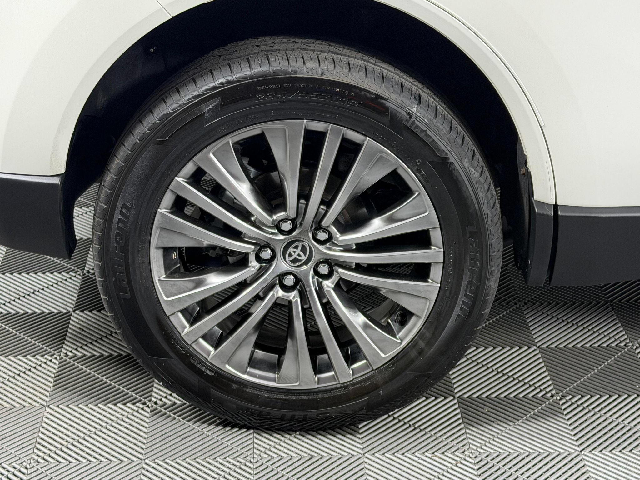 Used 2021 Toyota Venza XLE AWD/4WD image 21