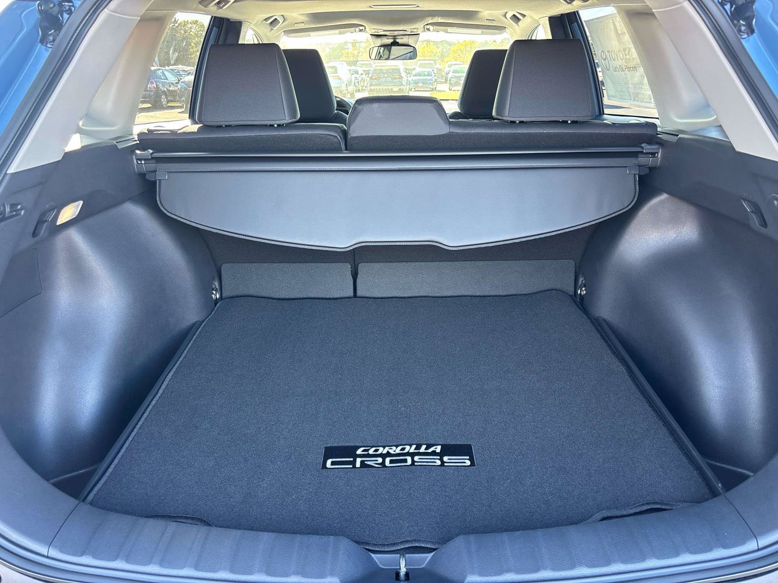 New 2026 Toyota Corolla Cross LE w/ Moonroof Package AWD/4WD image 4