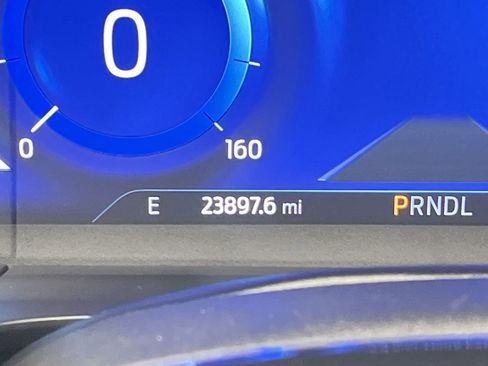 Used 2022 Ford Escape Titanium w/ Class II Trailer Tow Package image 17