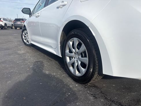 Used 2023 Toyota Corolla LE image 5