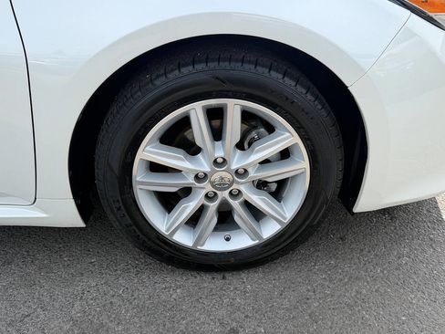 Used 2014 Toyota Avalon XLE Premium FWD image 32
