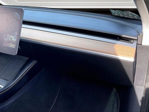 Used 2021 Tesla Model 3 Performance image 15