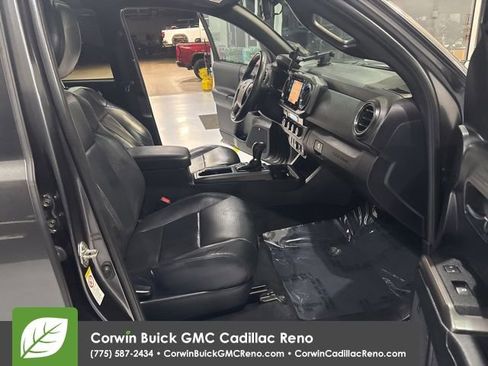 Used 2019 Toyota Tacoma TRD Off-Road image 37