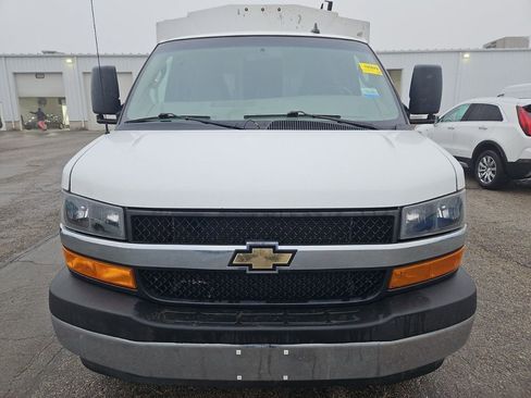 Used 2022 Chevrolet Express 3500 w/ Power Convenience Package image 2