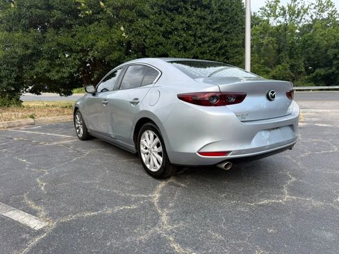 Used 2020 MAZDA MAZDA3 Sedan w/ Select Package FWD image 5