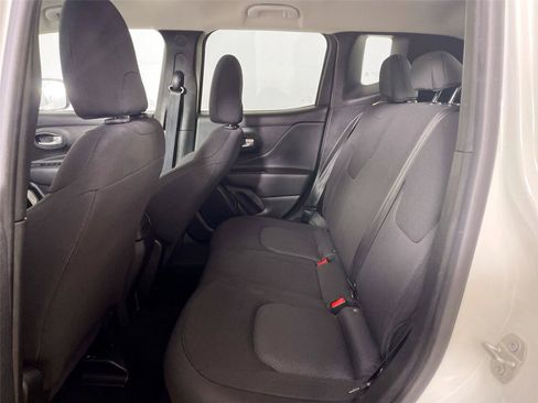 Used 2023 Jeep Renegade Latitude AWD/4WD image 11