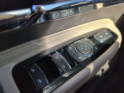 Used 2022 Lincoln Corsair Standard w/ Equipment Group 101A image 23