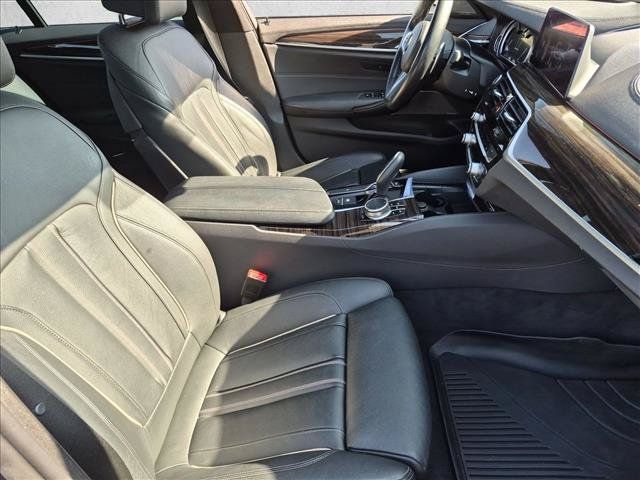 Used 2019 BMW M550i xDrive AWD/4WD image 17