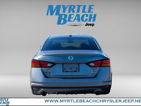 Used 2022 Nissan Altima 2.0 SR image 5