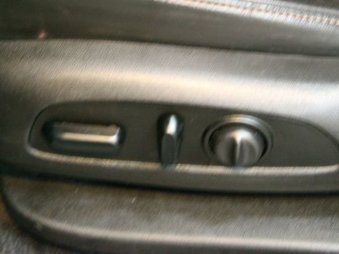 Used 2019 Chevrolet Traverse LT w/ LT Premium Package image 21