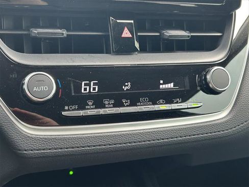 Certified 2026 Toyota Corolla Cross LE image 27